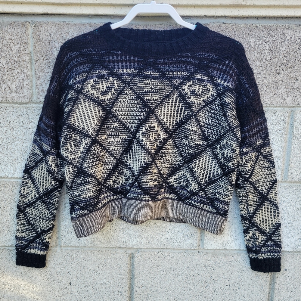 Forever 21 Black Cream Diamond Knit Cropped Sweater